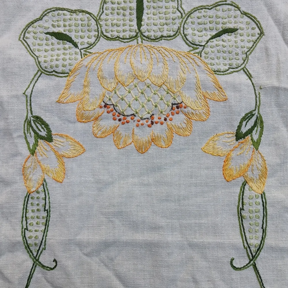 Vintage Linen Dresser Scarf Yellow Lotus Lace
